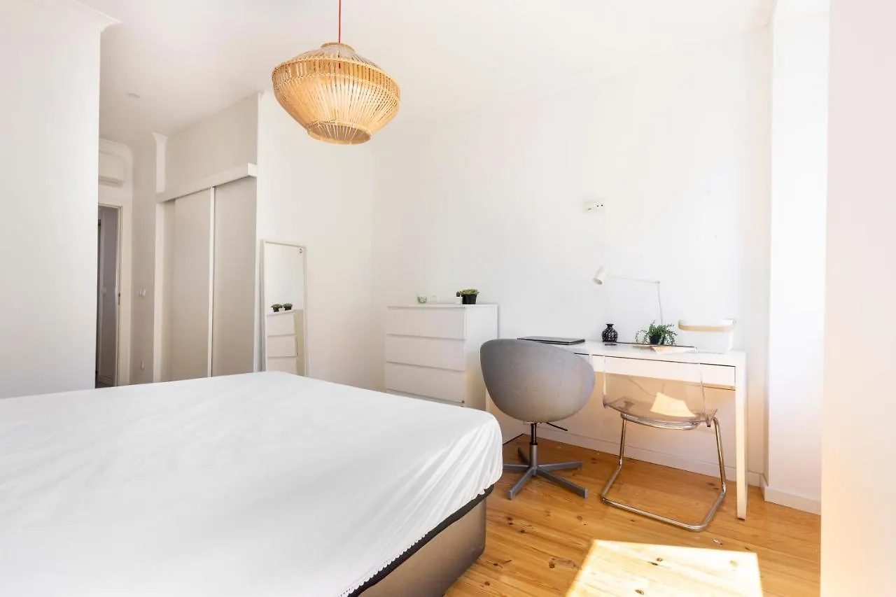 Comfy 3 Bedroom Apartment Campo De Ourique Lisboa Portugal