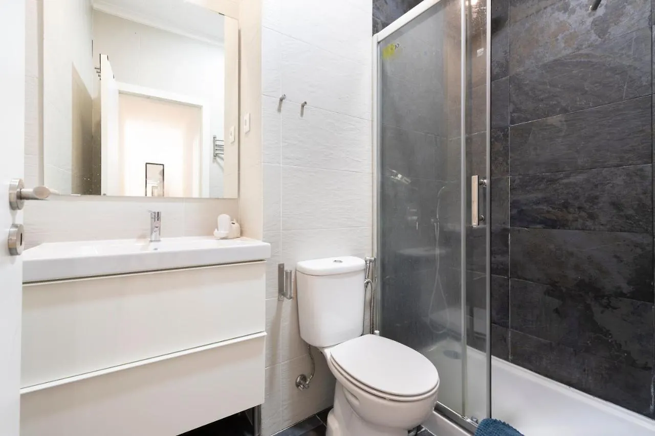 Comfy 3 Bedroom Apartment Campo De Ourique Lisboa البرتغال